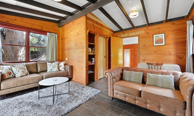 Gray Cabin | Mt Elephant Forrest Cabin