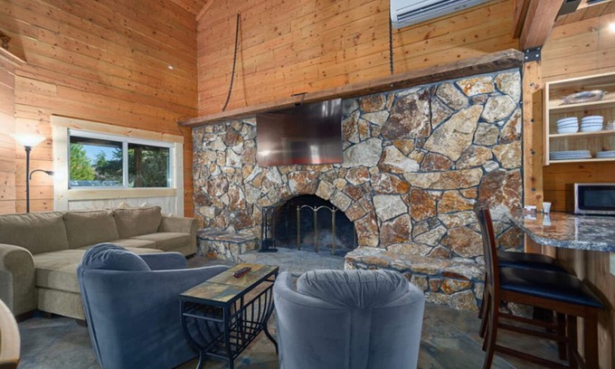 Joseph Condo | Mt. Joseph Lodge in Downtown Joseph: Unit #8