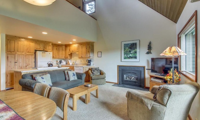 Overlook Park Hotel | Mt View 7 | Discover Sunriver