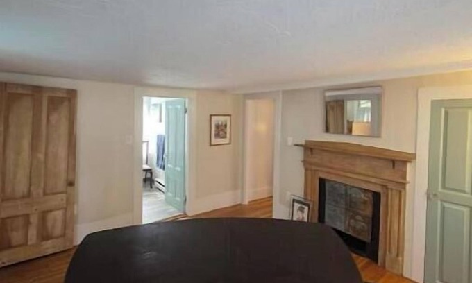 Marblehead Apartment | Mugford Manor ~ 10 minutes to Salem