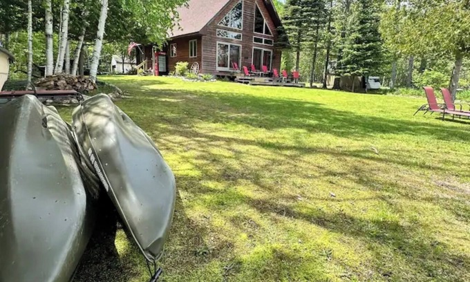 Levering House | Munro Lake Inn/25-minutes from the Mighty Mac! Pet Friendly !
