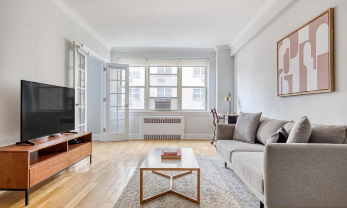 Midtown East Apartment | Murray Hill 1BR w Elevator Gym DM on 6 line NYC-624
