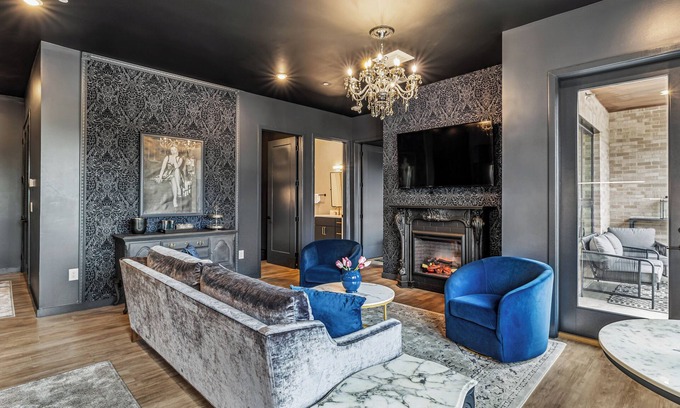 Edgehill Condo | Music Row, Close to Broadway at The Smokeshow in Downtown Nashville- Pool, Gym, Patio!