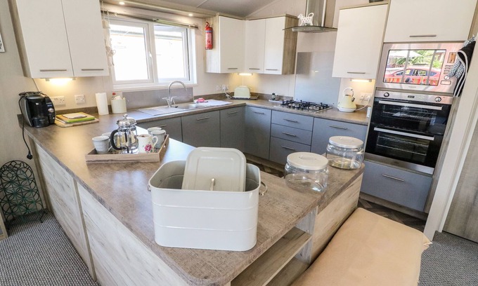 South Lakeland Leisure Village Cottage | MY DREAM, family friendly, character holiday cottage in Carnforth