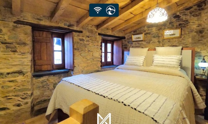 Lousa House | MyStay - Casa do Talasnal by Refúgio ao Luar