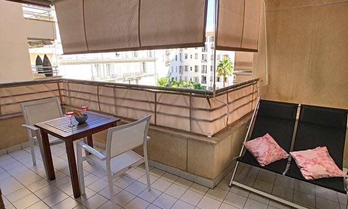 Carre d'Or Apartment | N&J - PALAIS MEDITERRANEE TERRASSE - Close sea