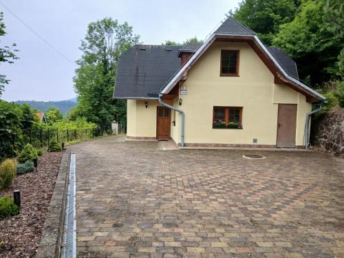 Banska Stiavnica House | NAŠE VAŠE Domček pod starým mestom