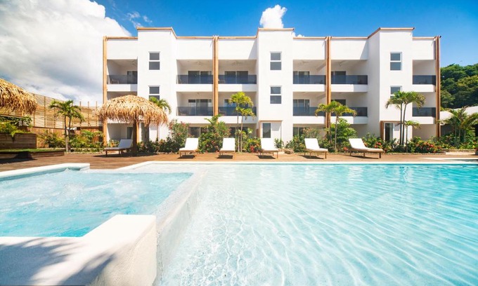 Antoneys Cay Hotel | Naboo Resort & Dive Center - Adults Only