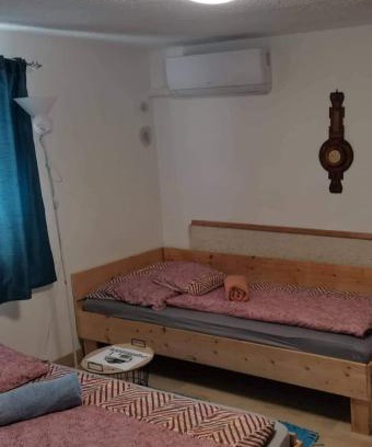Kecskemet Apartment | Nagyi Vendégház Kecskemét