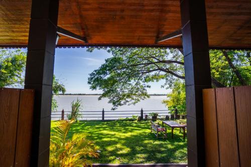 Champasak Hotel | Nakorn River View