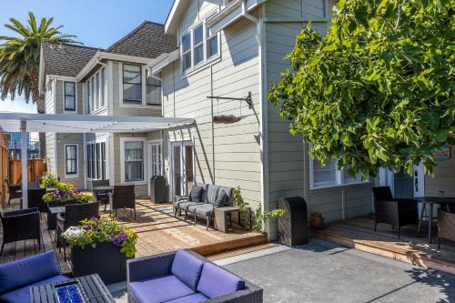 Half Moon Bay Bed & Breakfast | Nantucket Whale Inn, Half Moon Bay