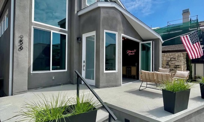 Harbor House | Naples Island rooftop deck/bbq AC & 2 car garage