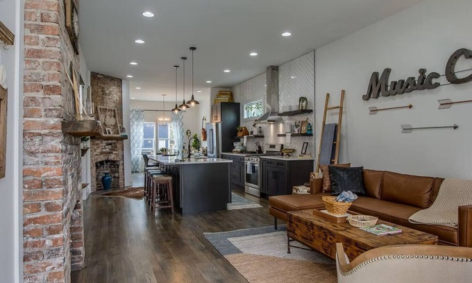 Cleveland Park Villa | Nashville Love-Bohemian Farmhouse of your dreams awaits in this 5 bed, 3.5 bath!