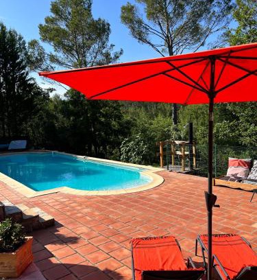 Lorgues Bed & Breakfast | Natur & Jasmin Chambres d'hôtes naturistes en Provence