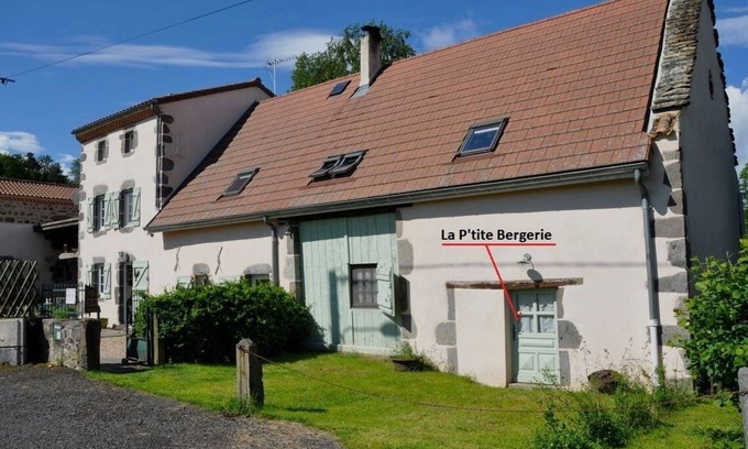Picherande House | Nature and Mountain holidays in Auvergne - Dogs welcome!