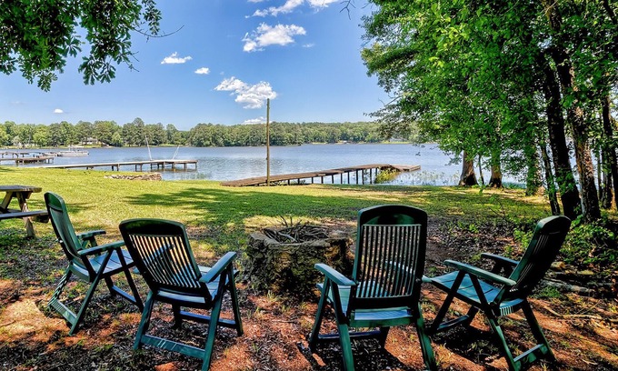 Liberty Hill House | nBeaver Creek Bungalow- Boat Ramp/Dock, WiFi, Single Level