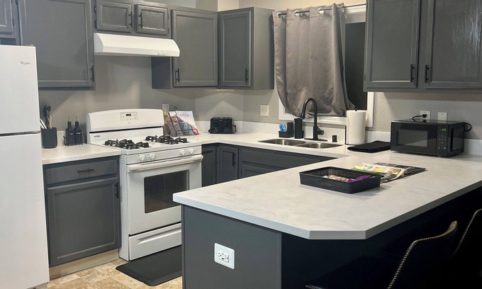 Abbott Loop House | Dog friendly stay in south Anchorage