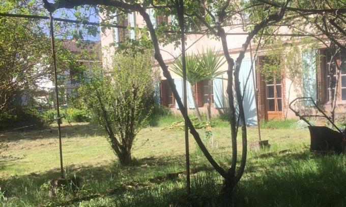 Arthes House | Near Albi House of character late eighteenth with courtyard and garden in courtyard village of 150m2 and garden of 90