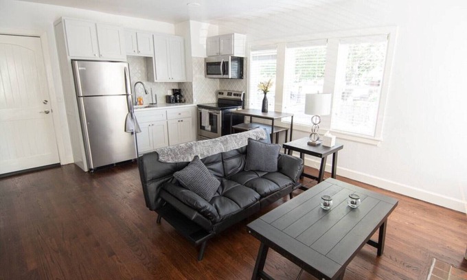 Mesta Park Apartment | ★ Near Downtown District ★ Historic ★ Walkable80 ★