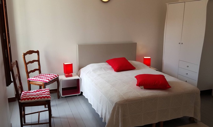 Pouilly-sur-Loire House | Near the Loire, shops and downtown Pouilly-sur-Loire! .