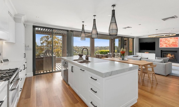 Northbridge House | Neeworra Nights Family Home