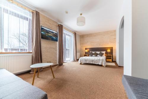 Karpacz Resort | Nefryt - lodówka i czajnik w pokoju, dwa aneksy kuchenne ogólnodostępne, duży parking
