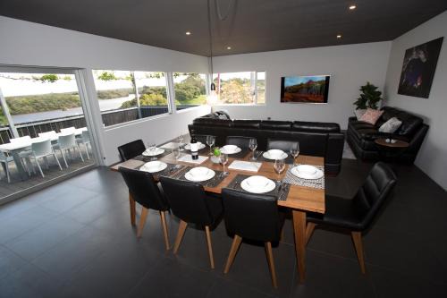 Nelson House | Nelson Victoria Luxury Holiday Accommodation