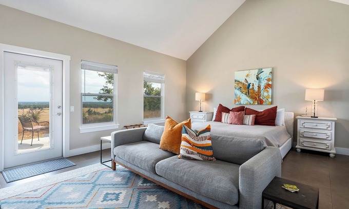 Fredericksburg Cottage | Nest Cottage: Stunning Hill Country Views!