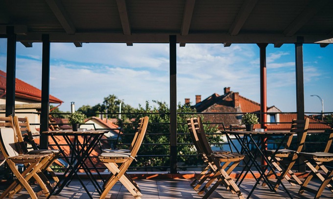 Drobeta-Turnu Severin Hotel | NEST Guesthouse