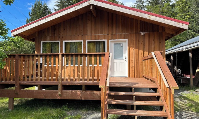 Ketchikan House | Nestled At the Top of two famous Totem pole ParksnEnjoyable, comfortable house