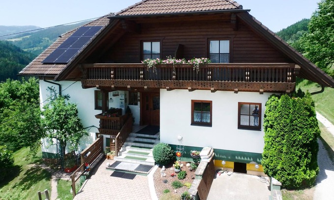 Kliening Apartment | Nestled in a landscape of forests, alpine meadows and mountains, these two vacation apartments (AKA1