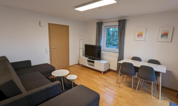 Grimmelfingen Apartment | NEU! Moderne Ferienwohnung Ulm