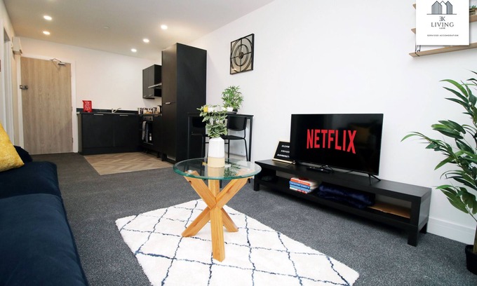 Cathays Apartment | New 1BR Apt| Prime Location| Parking| Leisure| Business