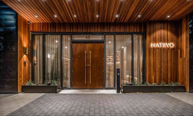 Rainey Street Historic District Apartment | NEW! 1BR + Views +Rooftop pool |Rainey St