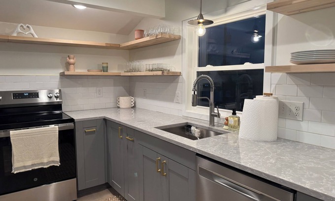 Bryant Pattengill West Other | New 2024-Renovated Modern Farmhouse - Top Floor Unit