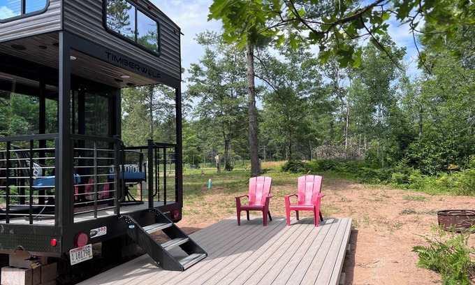 Boulder Junction House | NEW 2024 Timberwolf 2-3 bed destination home on Bike trail in Boulder Junction