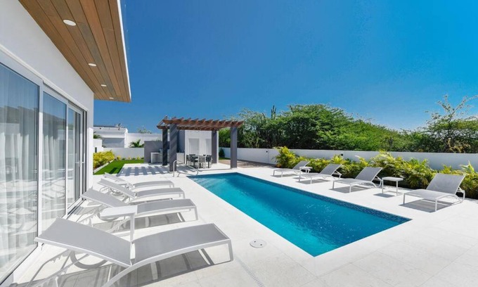 Bubali Villa | New 5BR 3BA Villa Biba Dushi 3-min EAGLE BEACH