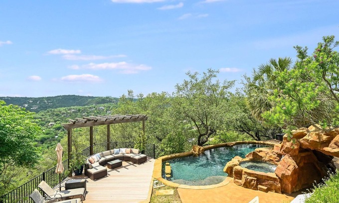 Summit At West Rim On Mount Larson House | NEW Above Casa del Sol I Sunset Views I Resort Pool I Hot Tub I Media Rm