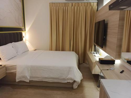 Lubuk Baja Apartment | New Apartment at Nagoya City Walk by MESA
