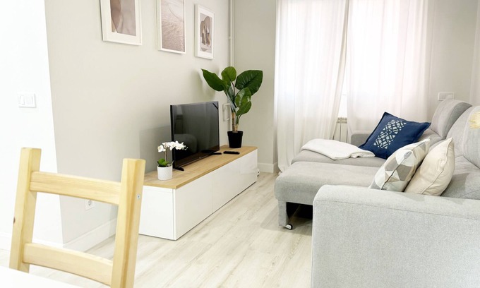 Las Acacias Apartment | New apartment, Madrid Rio, Rastro, center, Sol, M30 very quiet