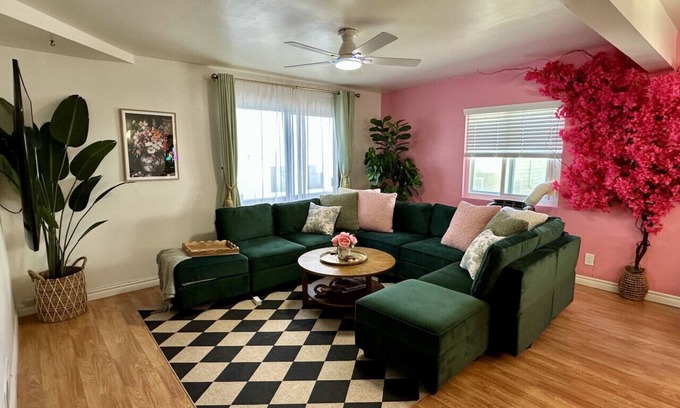 Gas Lamp Section House | NEW! Beach Home w/Gym + Cuddle Couch