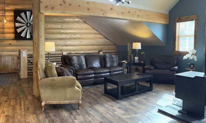 Steam Engine Meadows Condo | New Custom Log Condo Centrally Located in The Serene Mountains Of Brian Head.