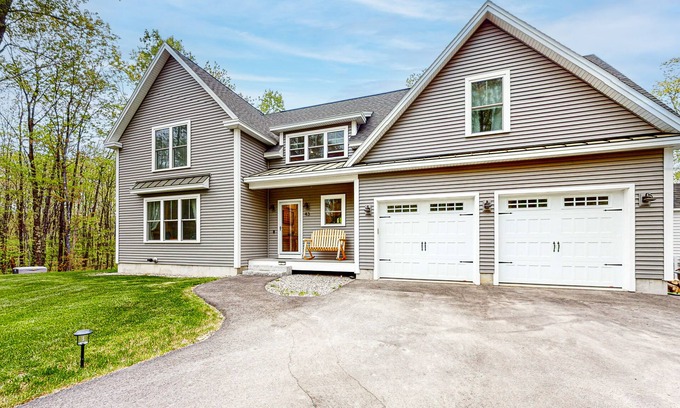 Kennebunk House | New, dog-friendly, custom-built home on 30 acres with firepit - near beaches