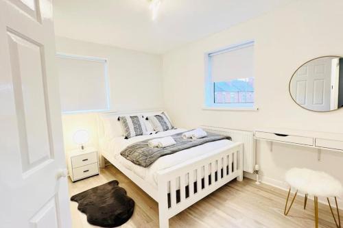 Newark Apartment | New fully furnished cosy home