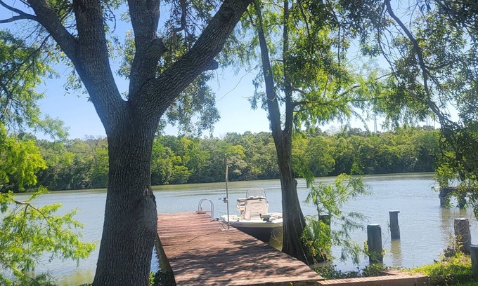 Patterson House | New Guest House on Bayou with Spectacular view