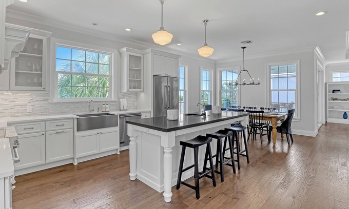 Juno Beach Villa | NEW-Juno Beach Vacation House- Luxury Villa - steps to the beach- hidden gem
