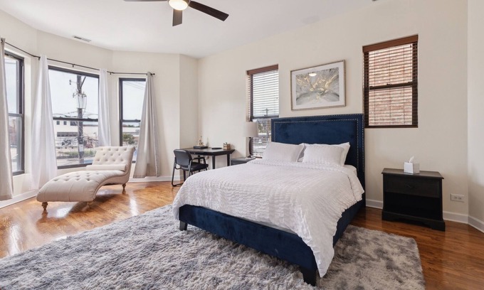 Grand Boulevard Condo | NEW LISTING! Apartment Near Downtown & UChicago by RedAwning