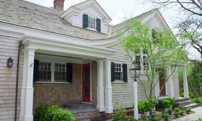 Edgartown House | NEW LISTING - LUXURY - DOWNTOWN EDGARTOWN - WALK TO HARBOR - CLOSE TO BEACH