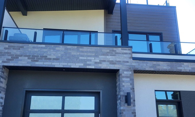 South Central House | NEW LISTING - Modern Luxury Townhome With Huge Rooftop Patio - Perfect Location!