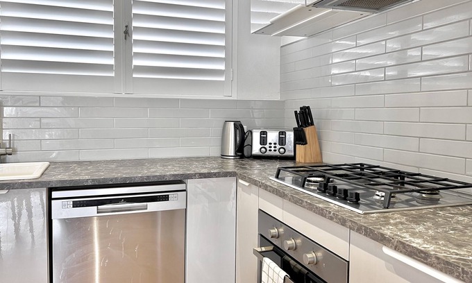 Greenslopes Apartment | NEW! Long stay welcome. 2 Bedroom Boutique Home